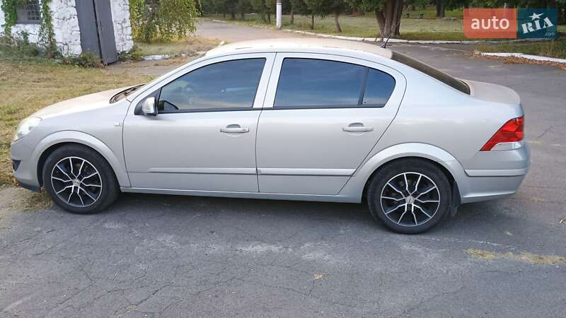 Седан Opel Astra 2008 в Боярке