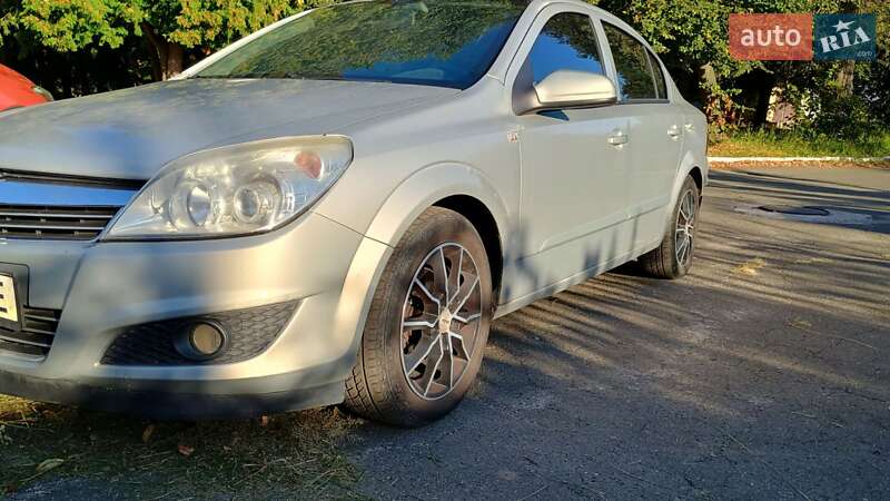 Седан Opel Astra 2008 в Боярке