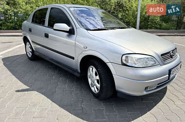 Хетчбек Opel Astra 2001 в 