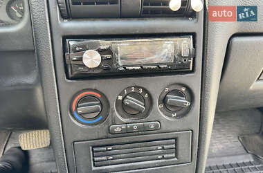 Хетчбек Opel Astra 2001 в 
