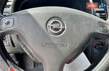 Хетчбек Opel Astra 2001 в 