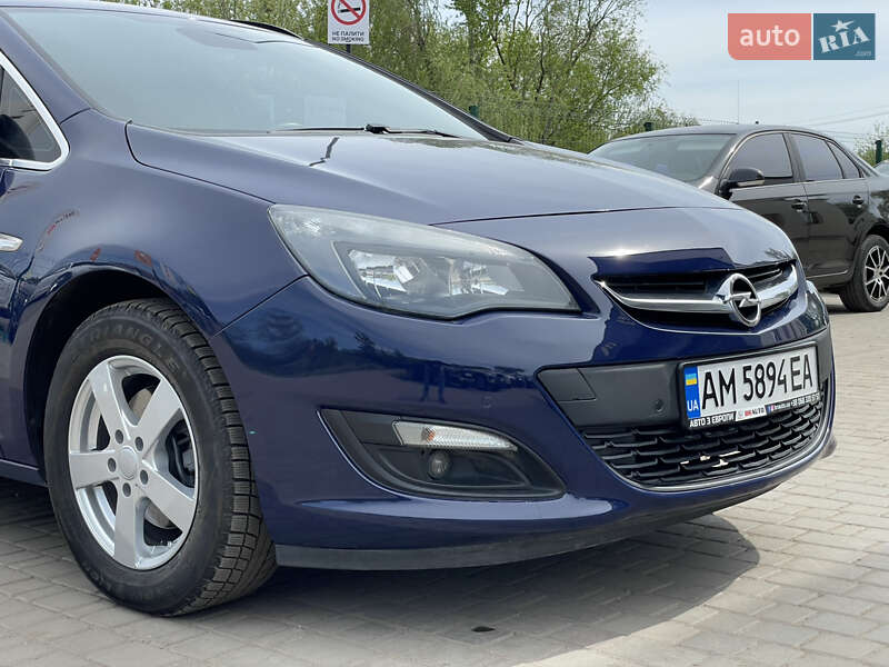 Универсал Opel Astra 2015 в Бердичеве