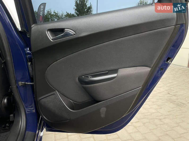 Универсал Opel Astra 2015 в Бердичеве