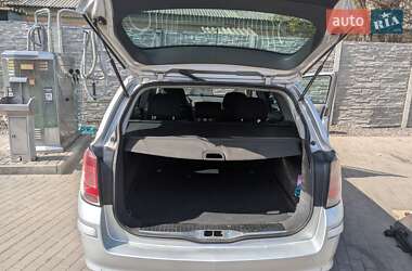 Універсал Opel Astra 2004 в 