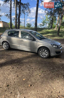 Хетчбек Opel Astra 2006 в 