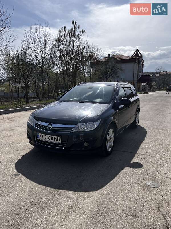 Універсал Opel Astra 2010 в Калуші