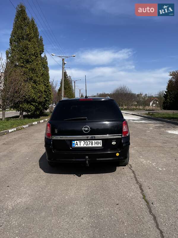 Універсал Opel Astra 2010 в Калуші