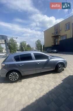 Хэтчбек Opel Astra 2006 в 