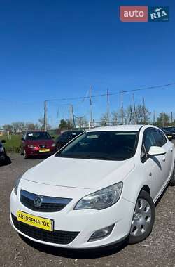 Хэтчбек Opel Astra 2012 в Ужгороде