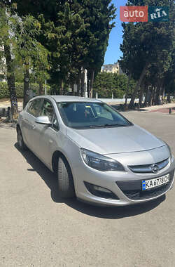 Хэтчбек Opel Astra 2013 в 