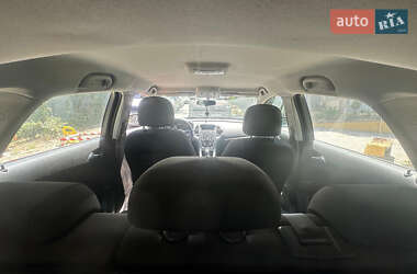Хэтчбек Opel Astra 2013 в 