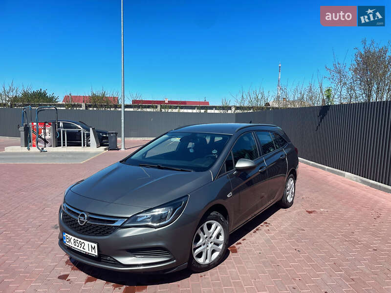 Универсал Opel Astra 2019 в Сарнах