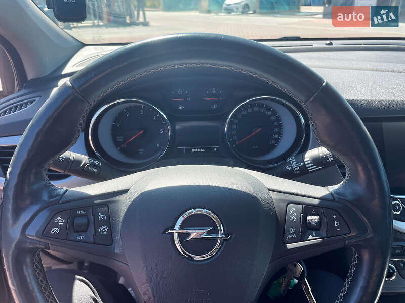 Универсал Opel Astra 2019 в Сарнах