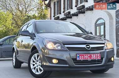 Универсал Opel Astra 2010 в 