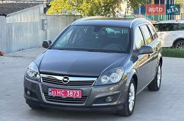 Универсал Opel Astra 2010 в 