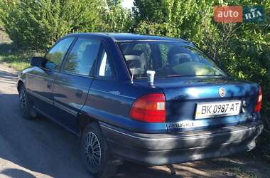 Седан Opel Astra 1994 в Луцьку
