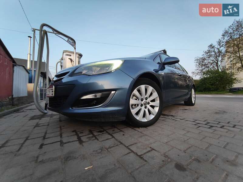 Универсал Opel Astra 2012 в Дрогобыче