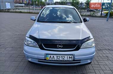 Седан Opel Astra 2004 в Києві