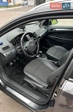 Универсал Opel Astra 2010 в 