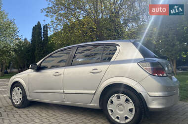 Хетчбек Opel Astra 2008 в 