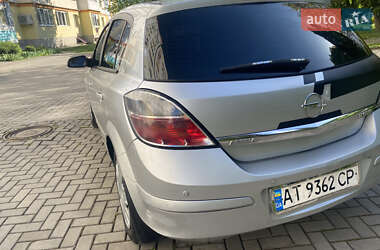 Хетчбек Opel Astra 2008 в 