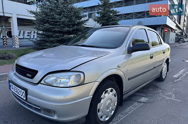 Седан Opel Astra 2008 в Киеве
