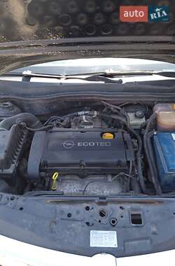 Хетчбек Opel Astra 2007 в 