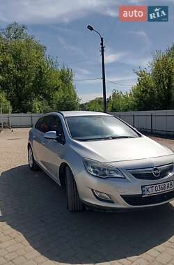 Універсал Opel Astra 2012 в Гвіздці