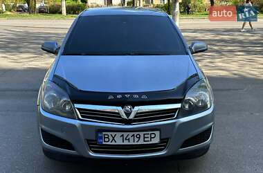 Хетчбек Opel Astra 2004 в 