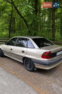 Седан Opel Astra 2000 в 