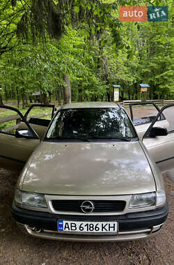 Седан Opel Astra 2000 в 
