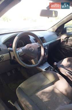 Хетчбек Opel Astra 2007 в 