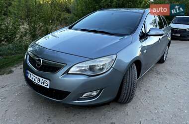 Універсал Opel Astra 2011 в Харкові