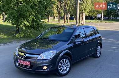 Хетчбек Opel Astra 2008 в 