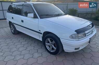 Универсал Opel Astra 1993 в Ямполе