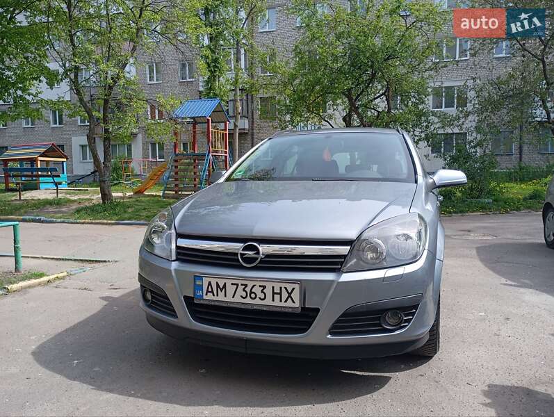 Універсал Opel Astra 2005 в Звягелі