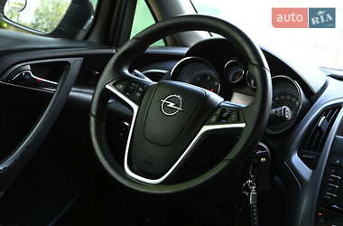 Універсал Opel Astra 2014 в 