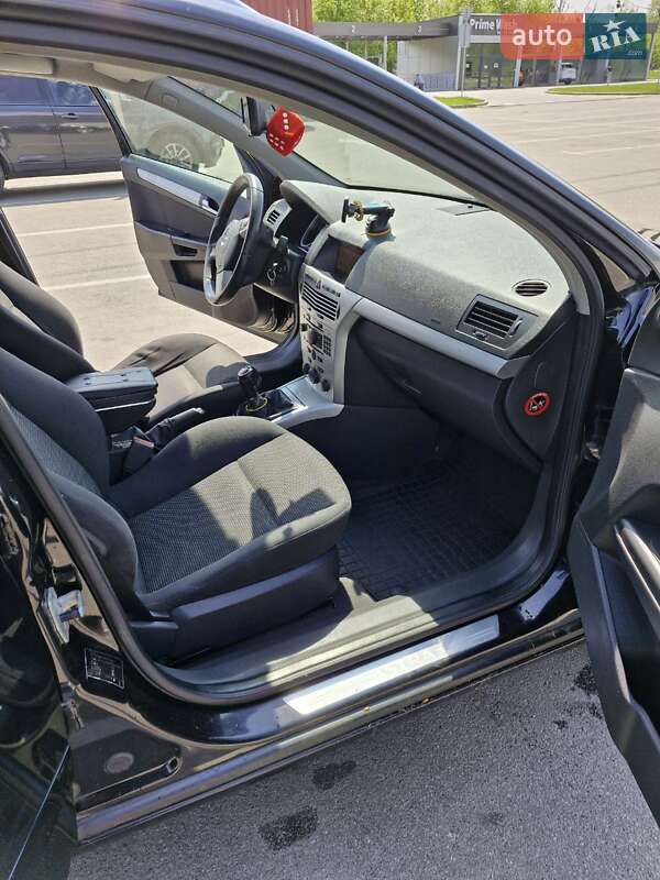 Универсал Opel Astra 2007 в Немишаево