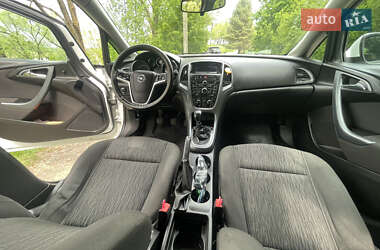 Універсал Opel Astra 2013 в 