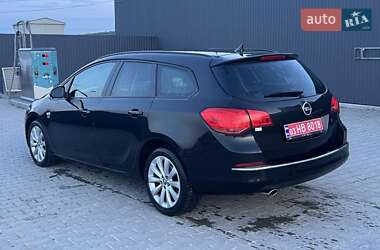 Универсал Opel Astra 2012 в 