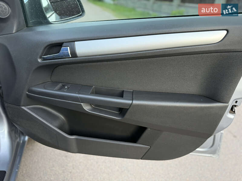 Универсал Opel Astra 2009 в Борисполе