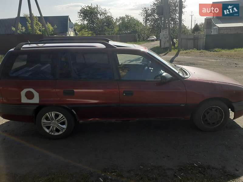 Універсал Opel Astra 1995 в Дніпрі