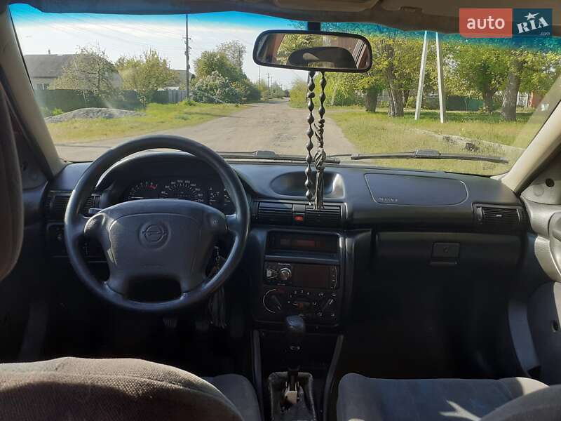 Універсал Opel Astra 1995 в Дніпрі