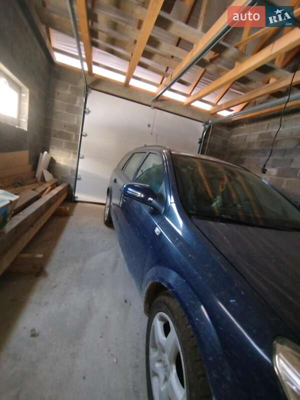 Универсал Opel Astra 2007 в Верхнем Быстром