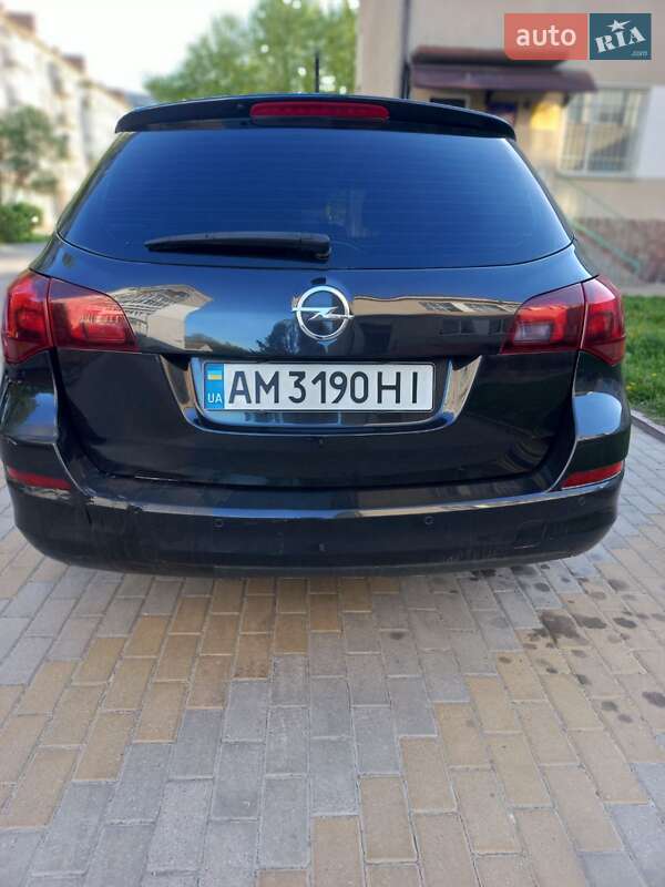 Универсал Opel Astra 2012 в Звягеле