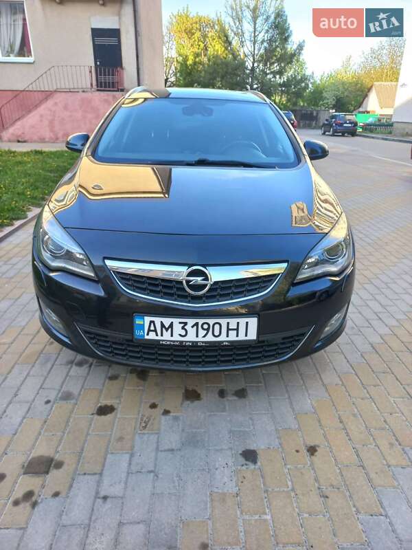 Opel Astra 2012