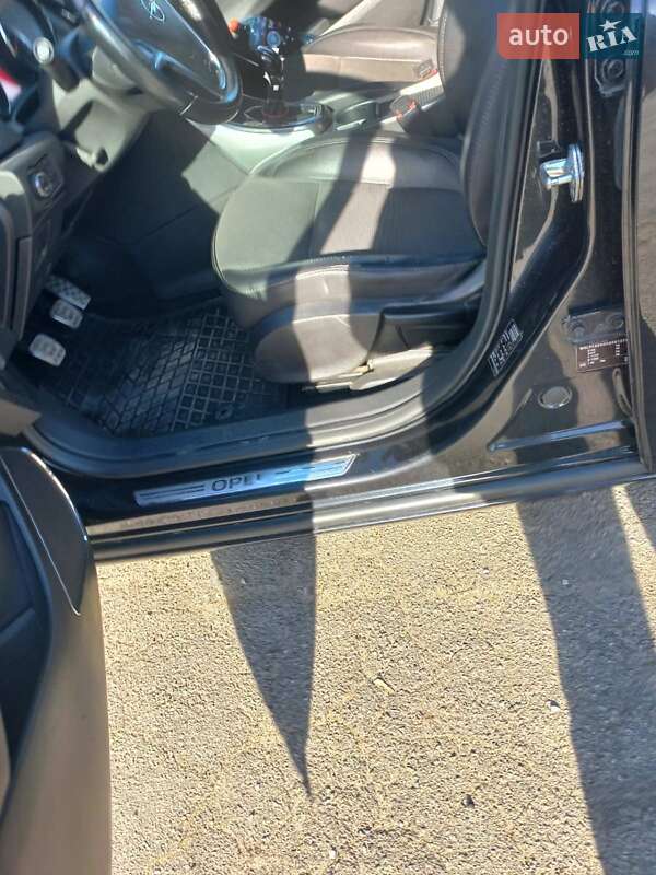 Универсал Opel Astra 2012 в Звягеле