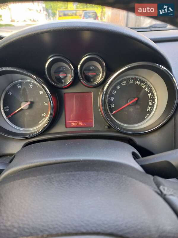 Универсал Opel Astra 2012 в Звягеле