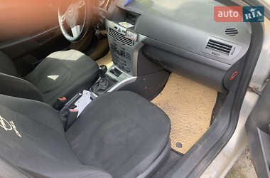 Універсал Opel Astra 2011 в 