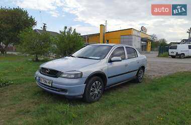 Седан Opel Astra 2005 в Староконстантинове